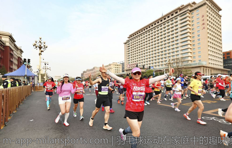 羽毛球运动在家庭中的趣味娱乐与全民健身